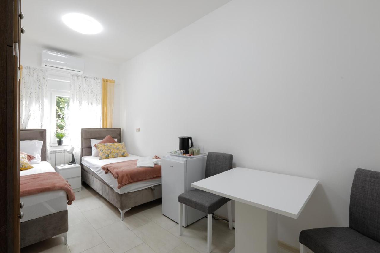 סורצ'ין Aviator Apartments & Rooms Nikola Tesla Airport Belgrade מראה חיצוני תמונה