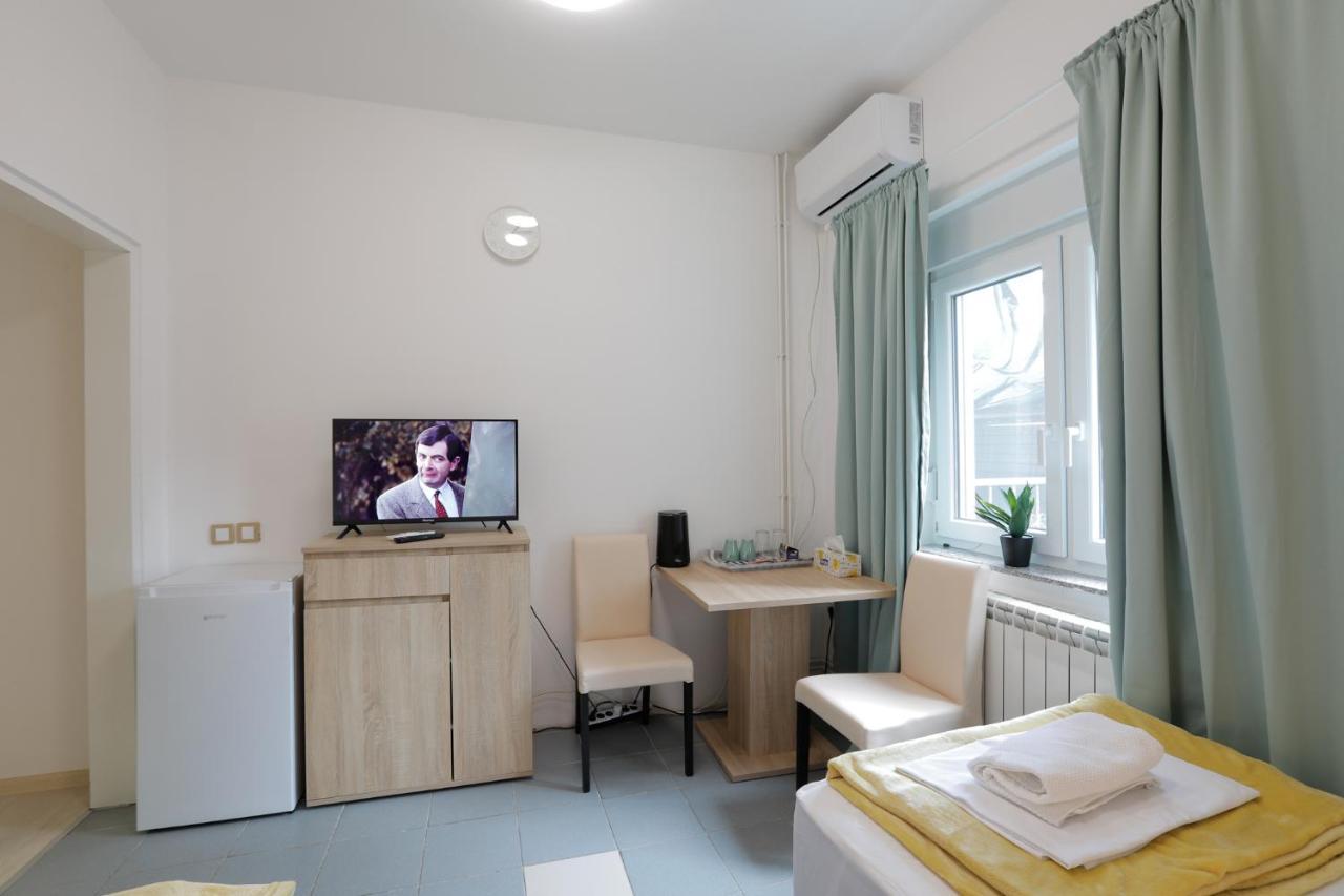 סורצ'ין Aviator Apartments & Rooms Nikola Tesla Airport Belgrade מראה חיצוני תמונה